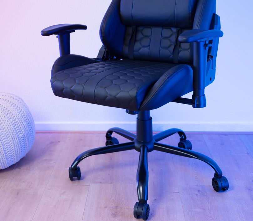  GXT 708 Resto Gaming Chair - black