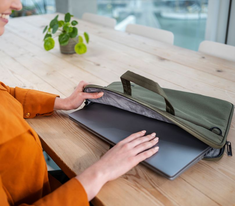 Trust SYDNEY Eco-friendly Laptop Messenger Bag for upto 16 Inch