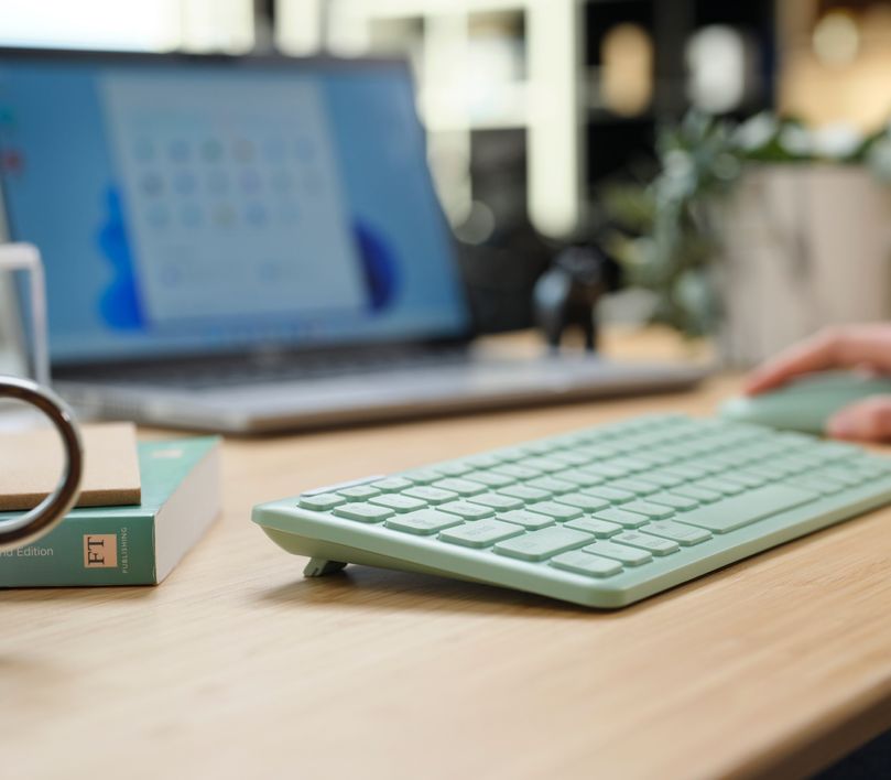 Trust.com - Lyra Compact Wireless Keyboard - Green